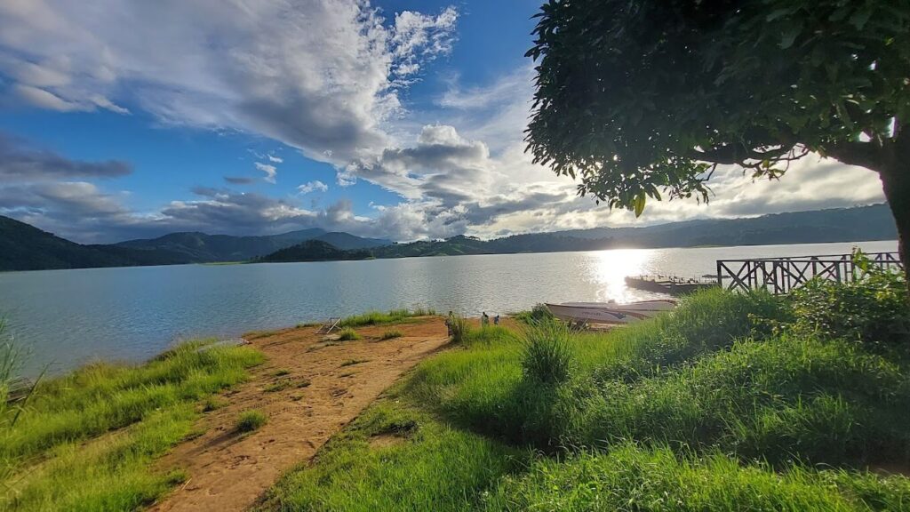 image of umiam lake, Shillong